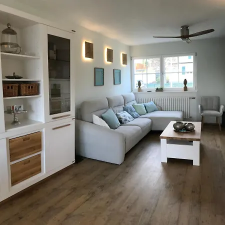 Festspiel Haus 2 Schlafzimmer Modern Mit Gemuetlichem Garten Fuer 2-4 Pers, 1,5km Zum Stadtzentrum 펜션 *