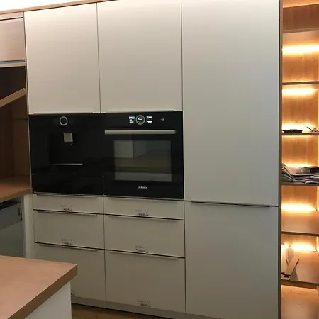 펜션 Festspiel Haus 2 Schlafzimmer Modern Mit Gemuetlichem Garten Fuer 2-4 Pers, 1,5km Zum Stadtzentrum *